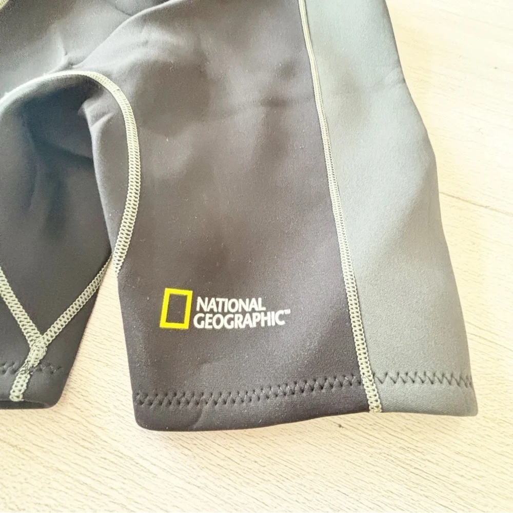 NATIONAL GEOGRAPHIC Men’s Black Gray Scuba Surf Snorkel Neoprene Wetsuit Size S